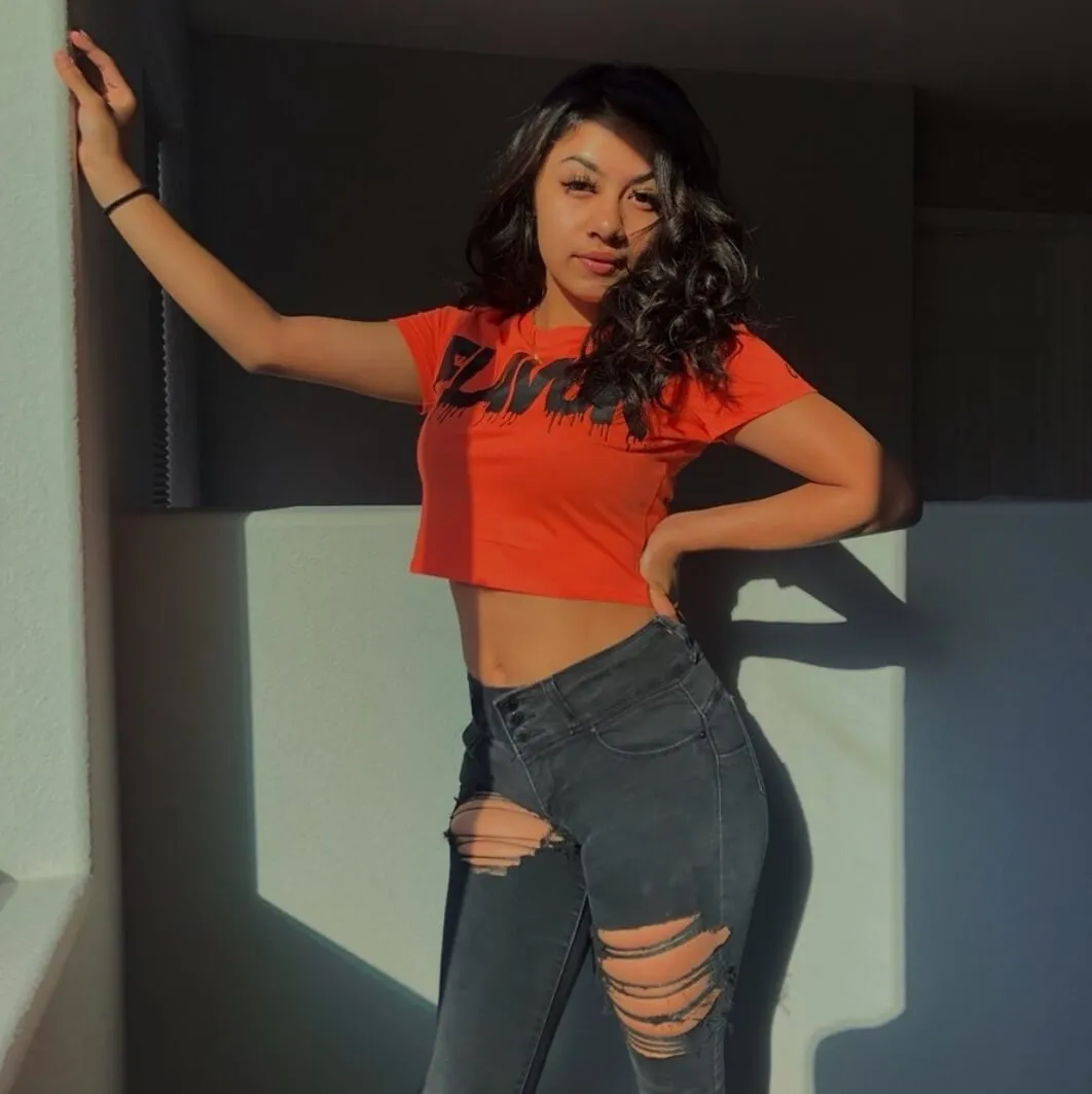 Black Flavor | Coral Crop Top Tee