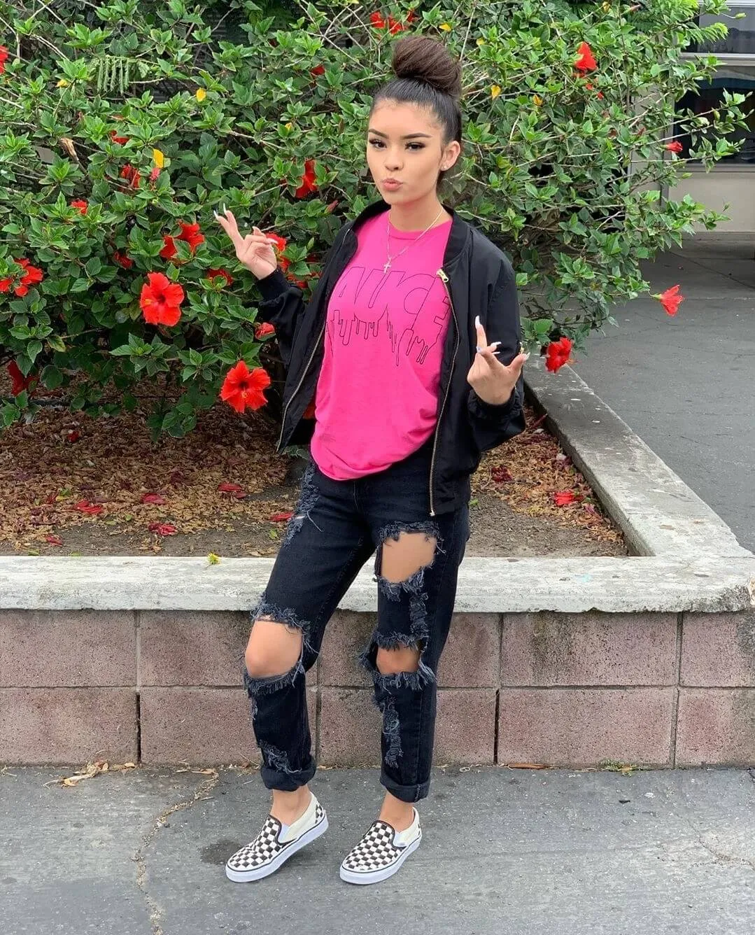 Black Sauce Outline | Pink Tee