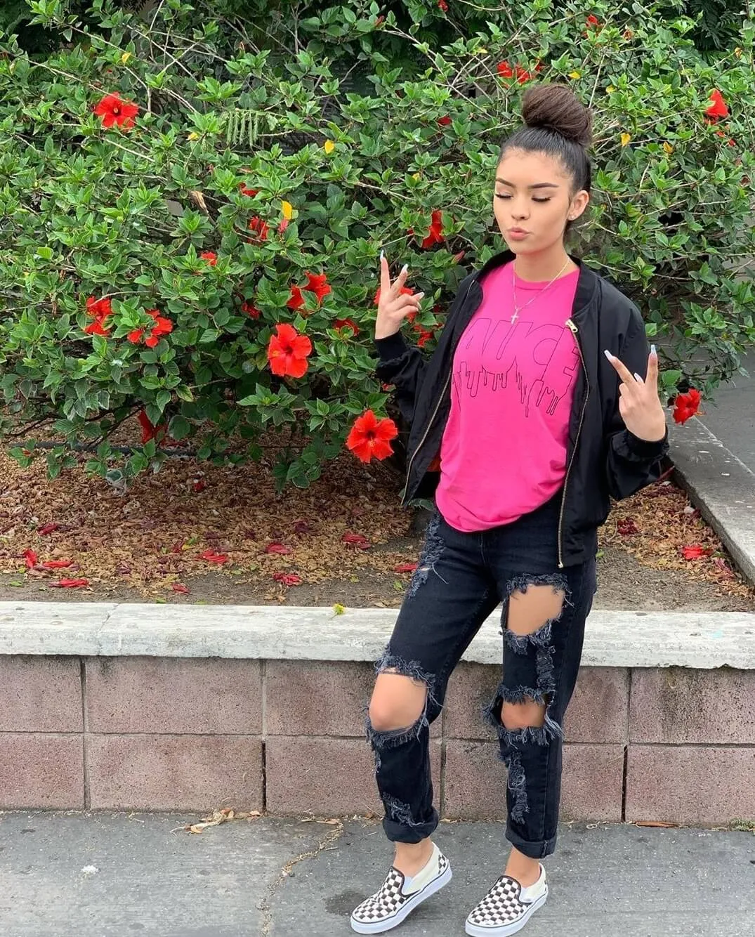 Black Sauce Outline | Pink Tee