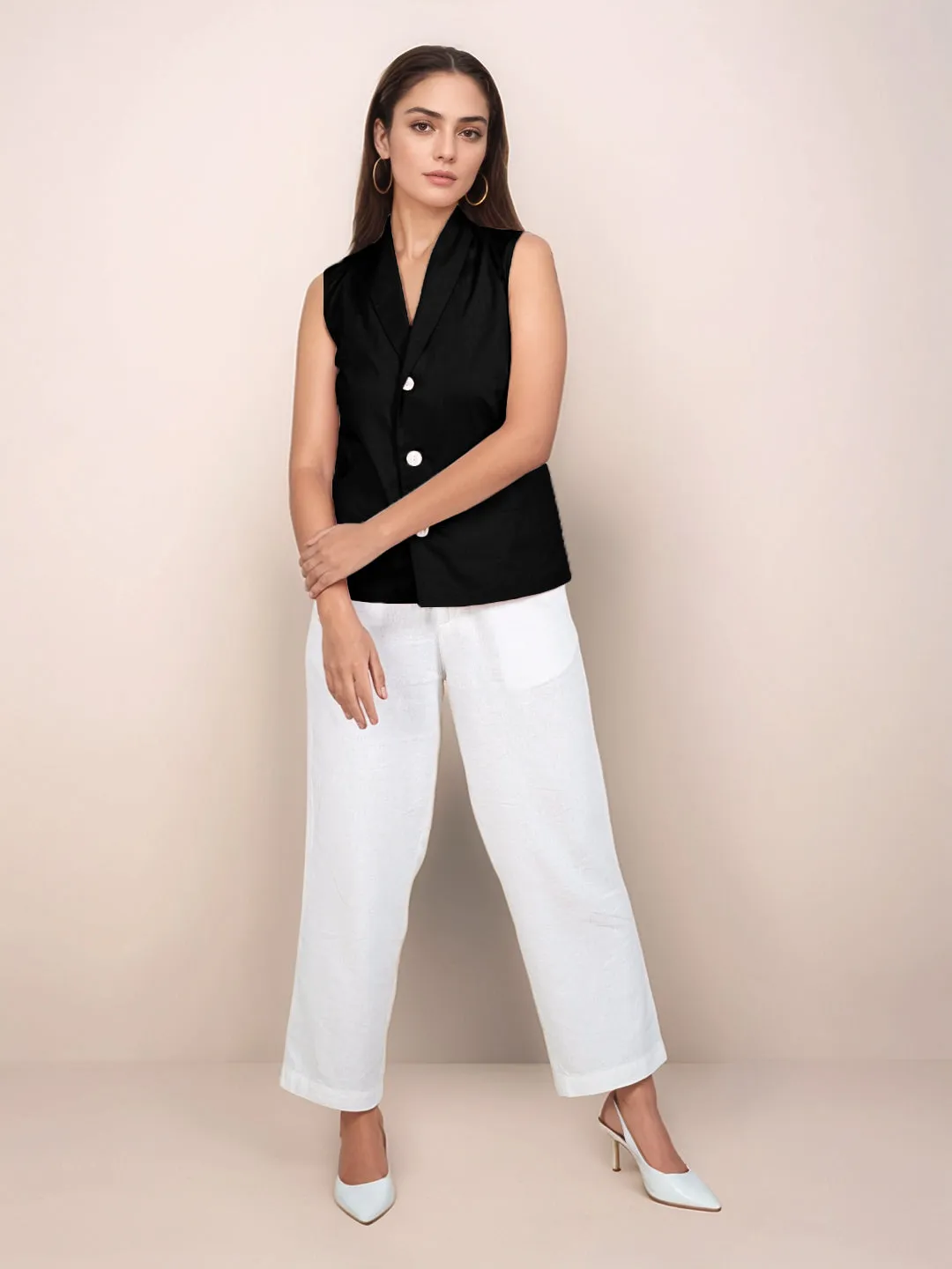 Black Solid Sleeveless Top
