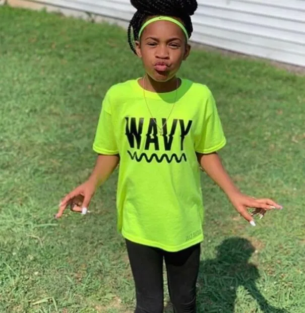 Black Wavy | Neon Yellow Tee