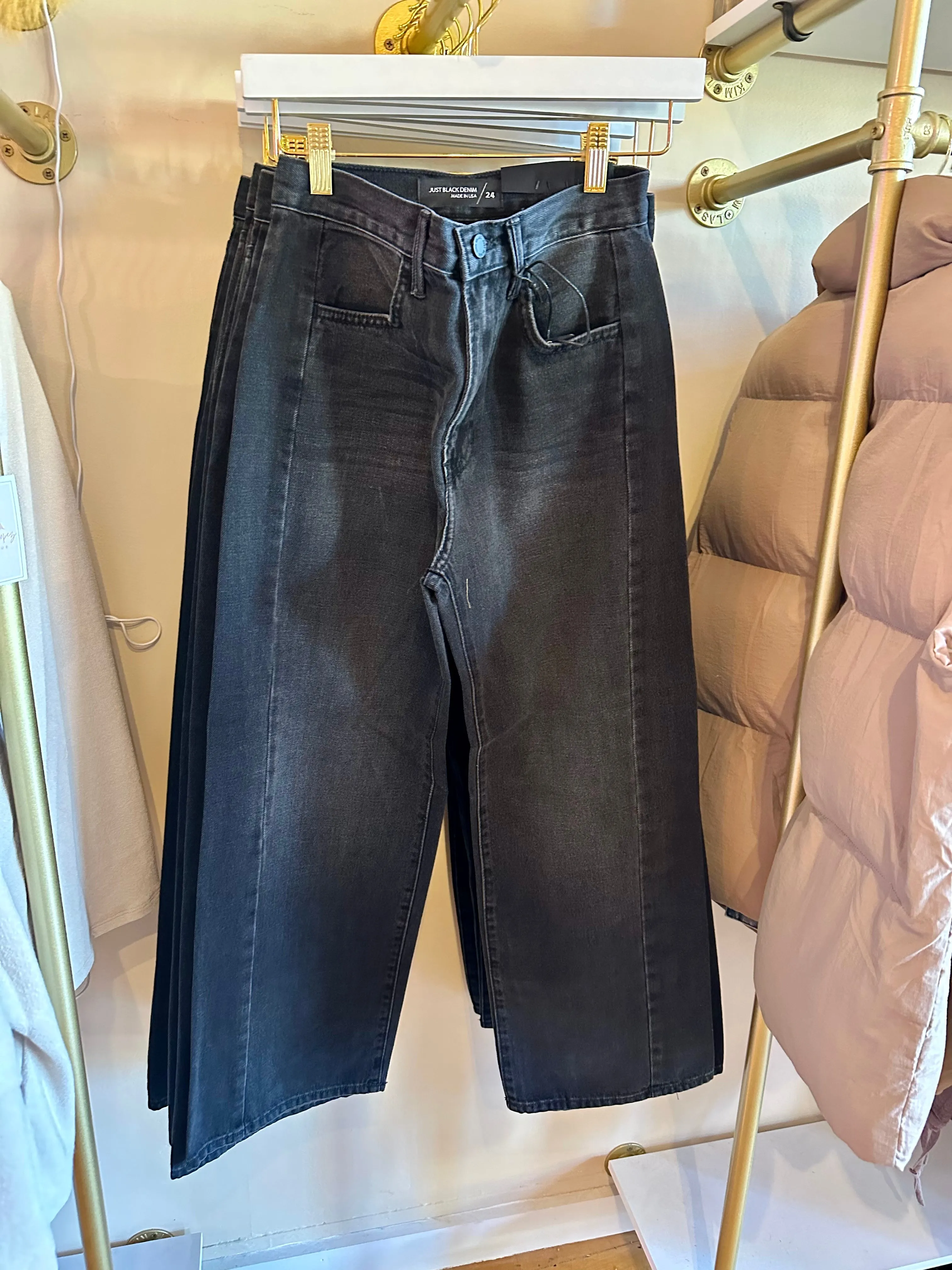 Bold Moves Barrel Jeans