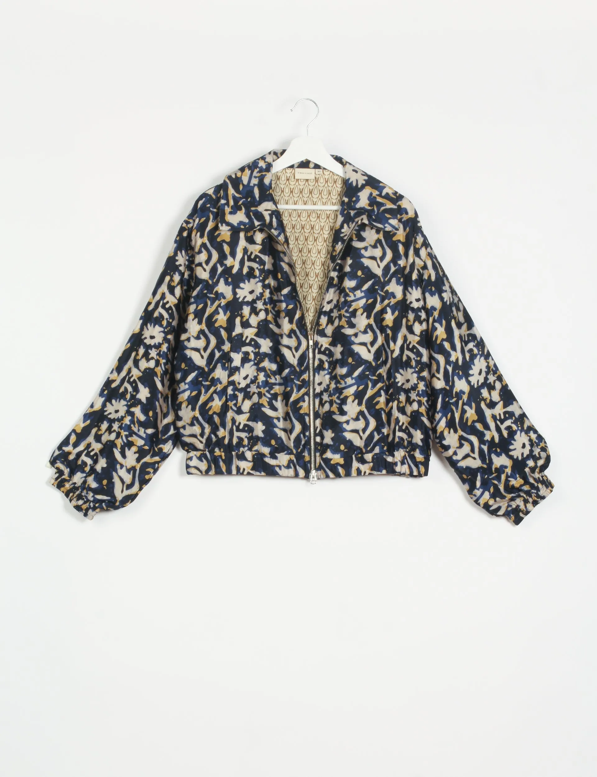 BOMBER JACKET