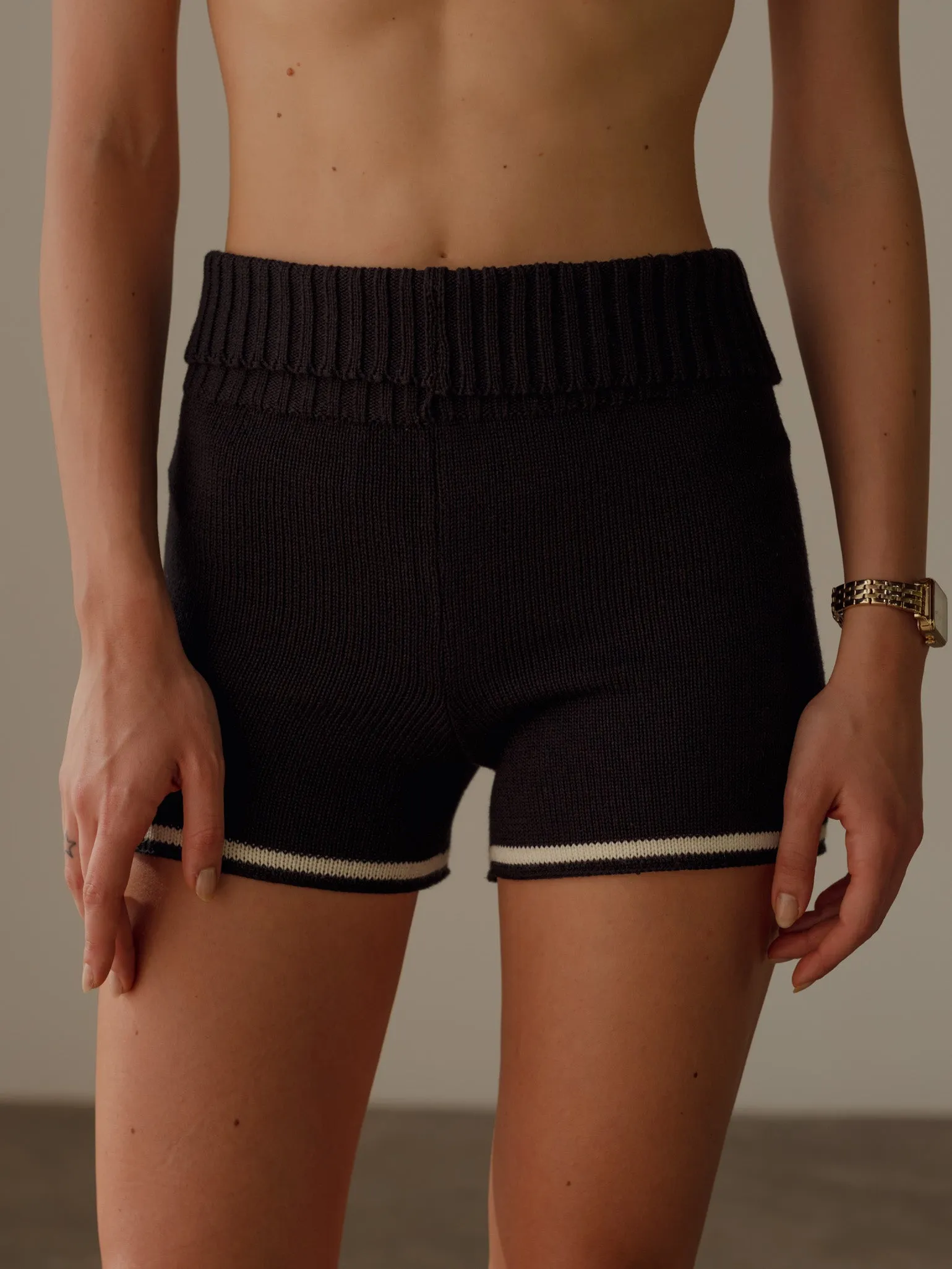 CONTRAST KNIT SHORT - BLACK & CREAMY