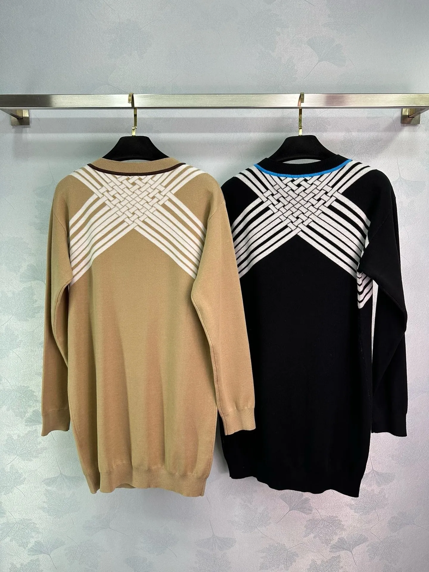 Equestrian Chain Motif Sweaters