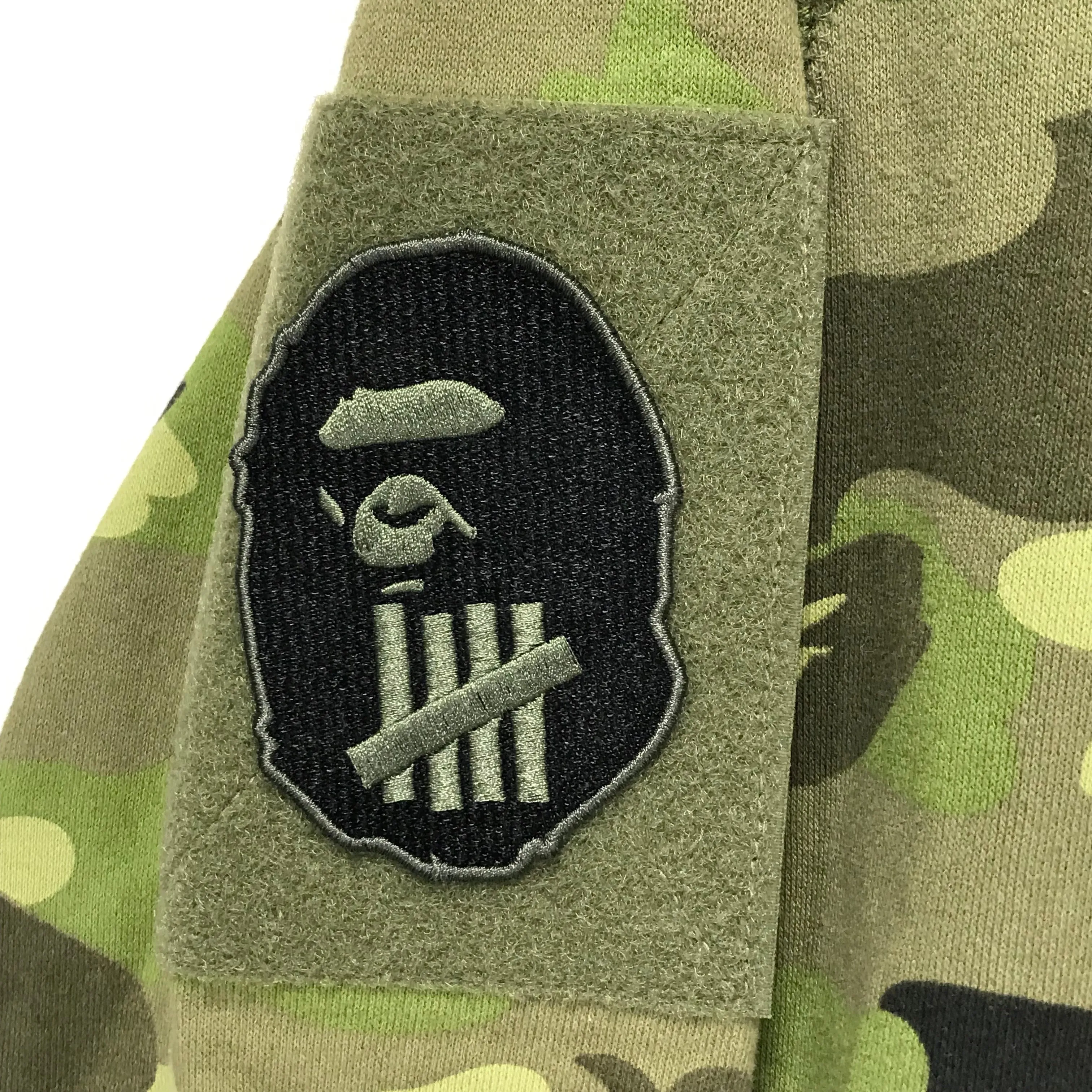 [M] A Bathing Ape Bape x Undefeated Shark Camo Full Zip Hoodie
