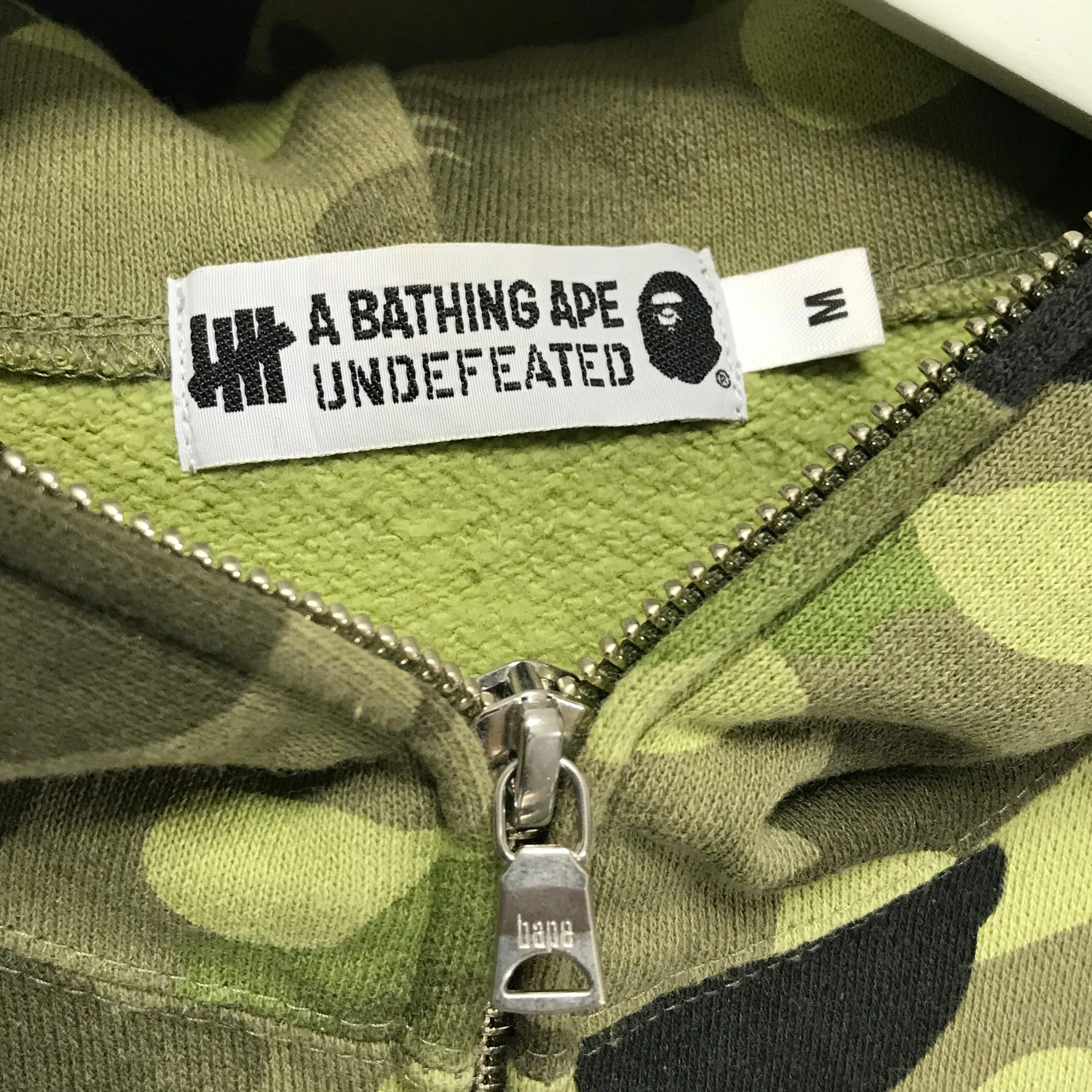 [M] A Bathing Ape Bape x Undefeated Shark Camo Full Zip Hoodie