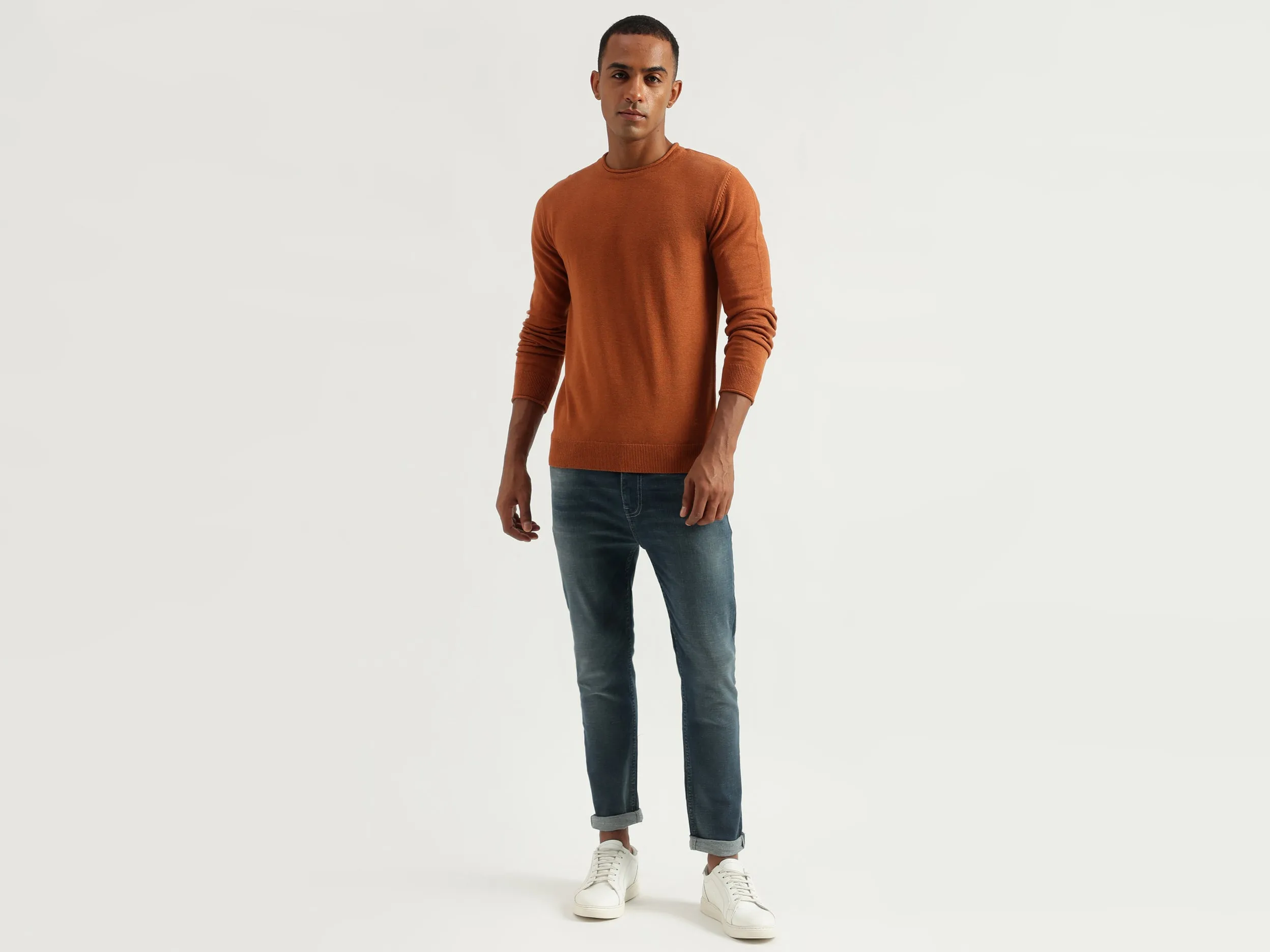 Men's Regular Fit Round Neck Solid Sweaters