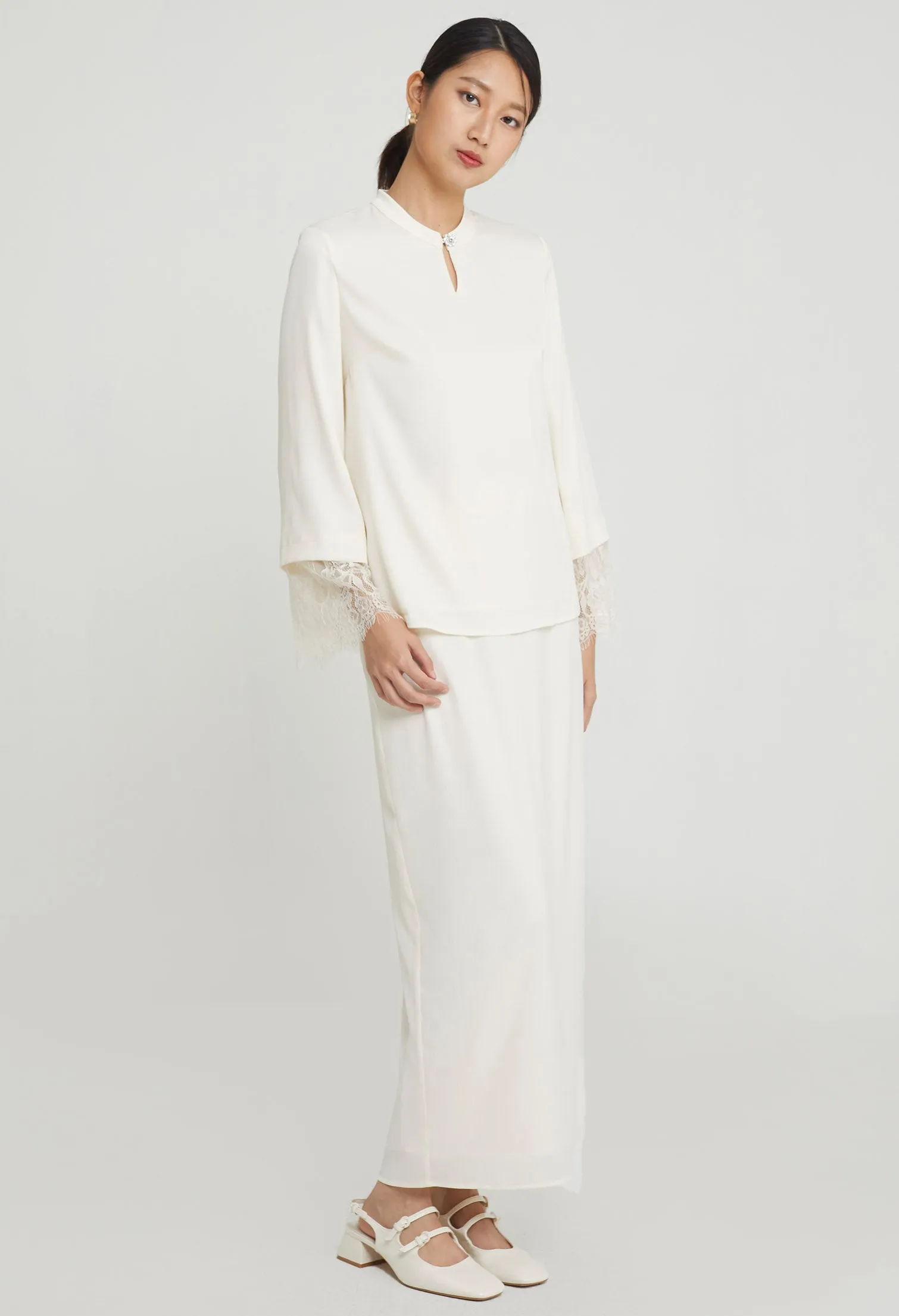 Modern Matte Eyelash Sleeves Blouse