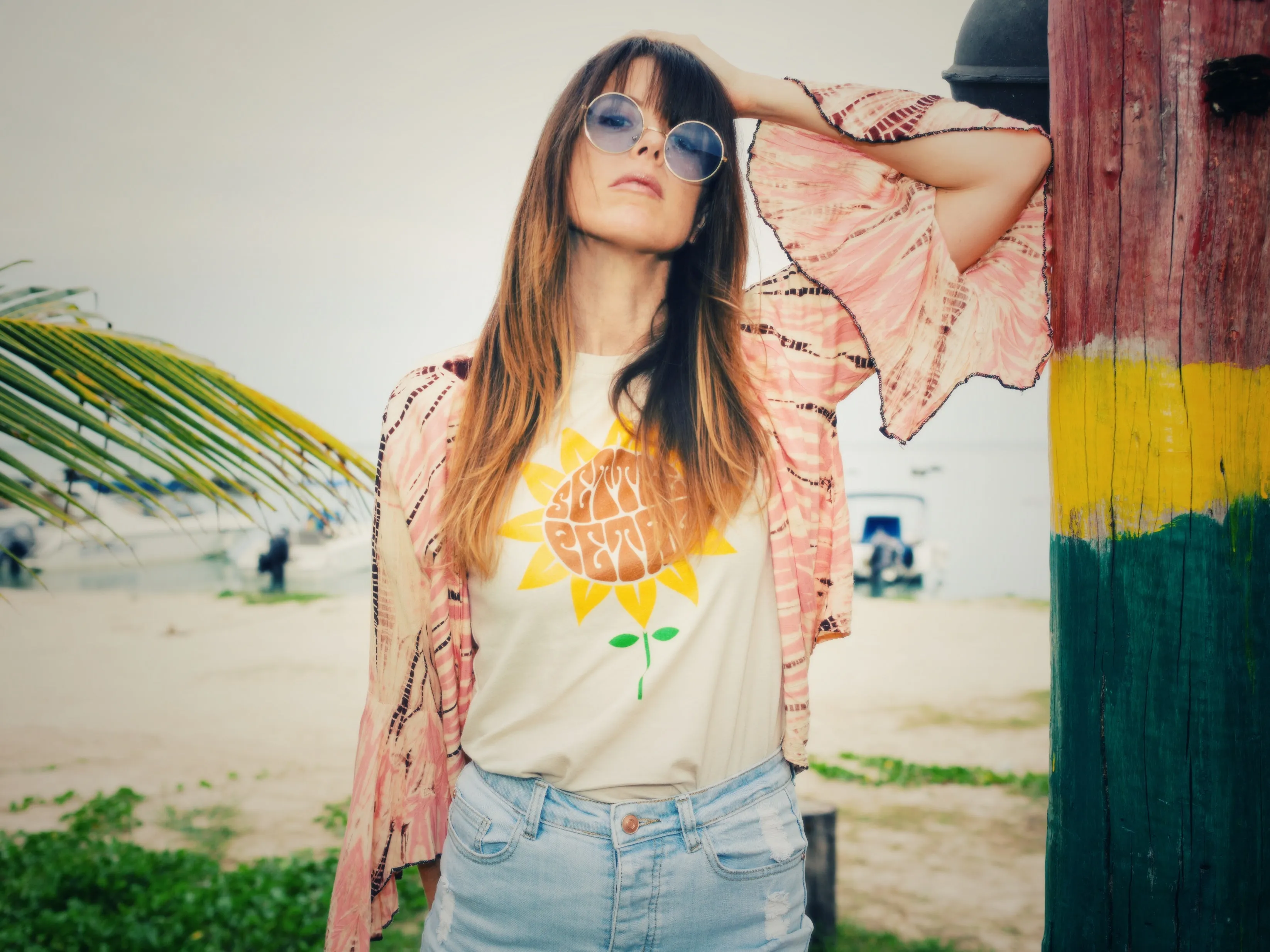Settle Petal Tee - Yellow on Heather Dust