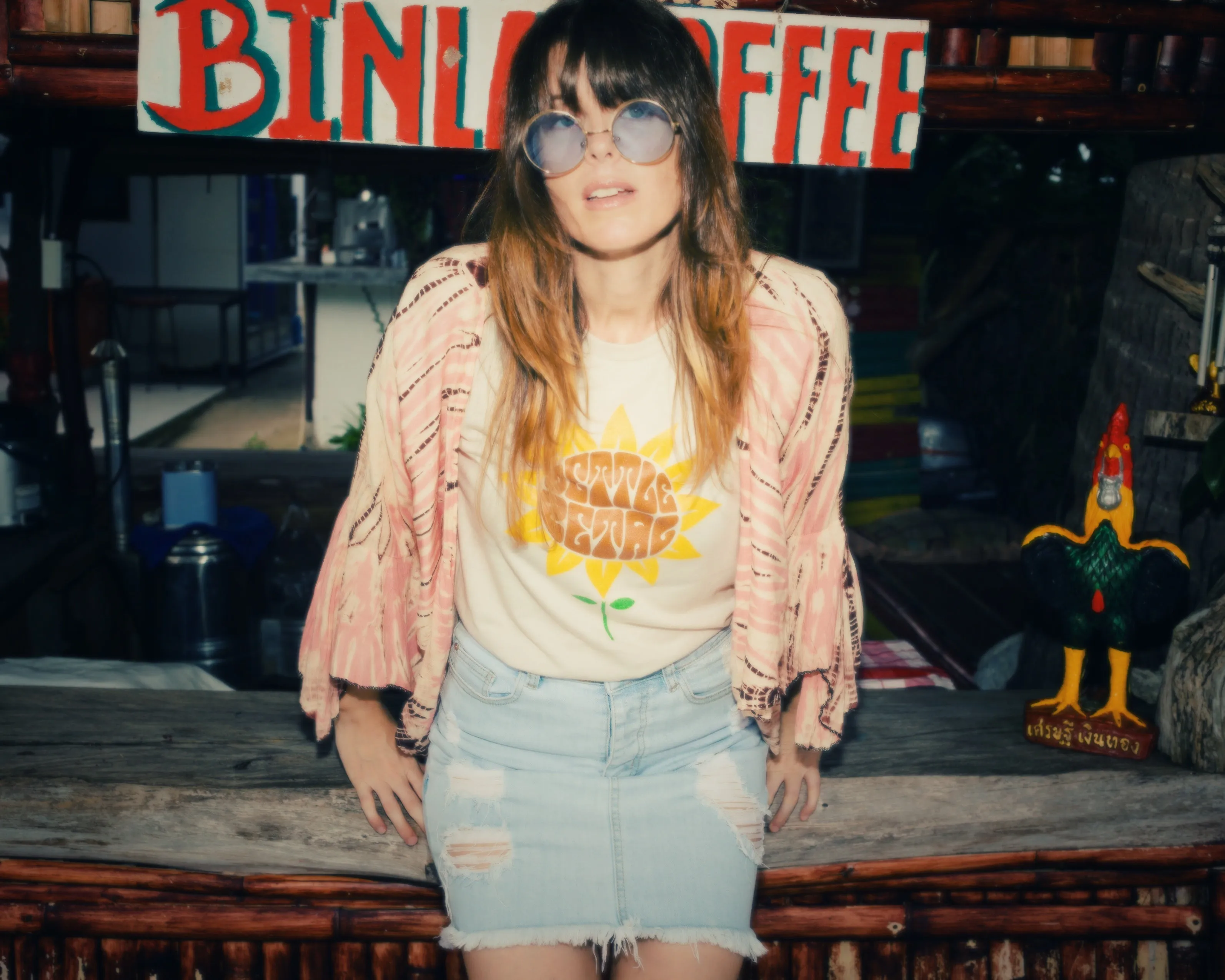 Settle Petal Tee - Yellow on Heather Dust