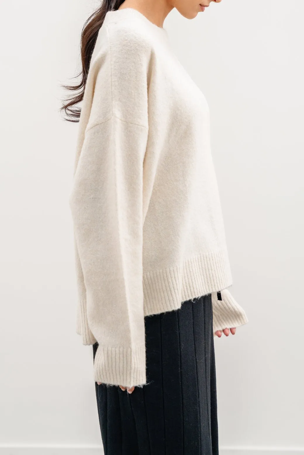 SOFT KNIT SWEATER