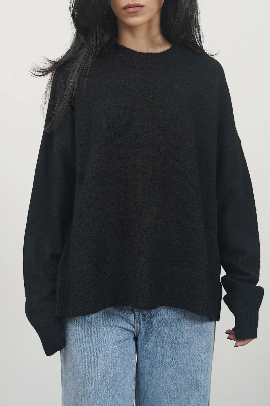SOFT KNIT SWEATER