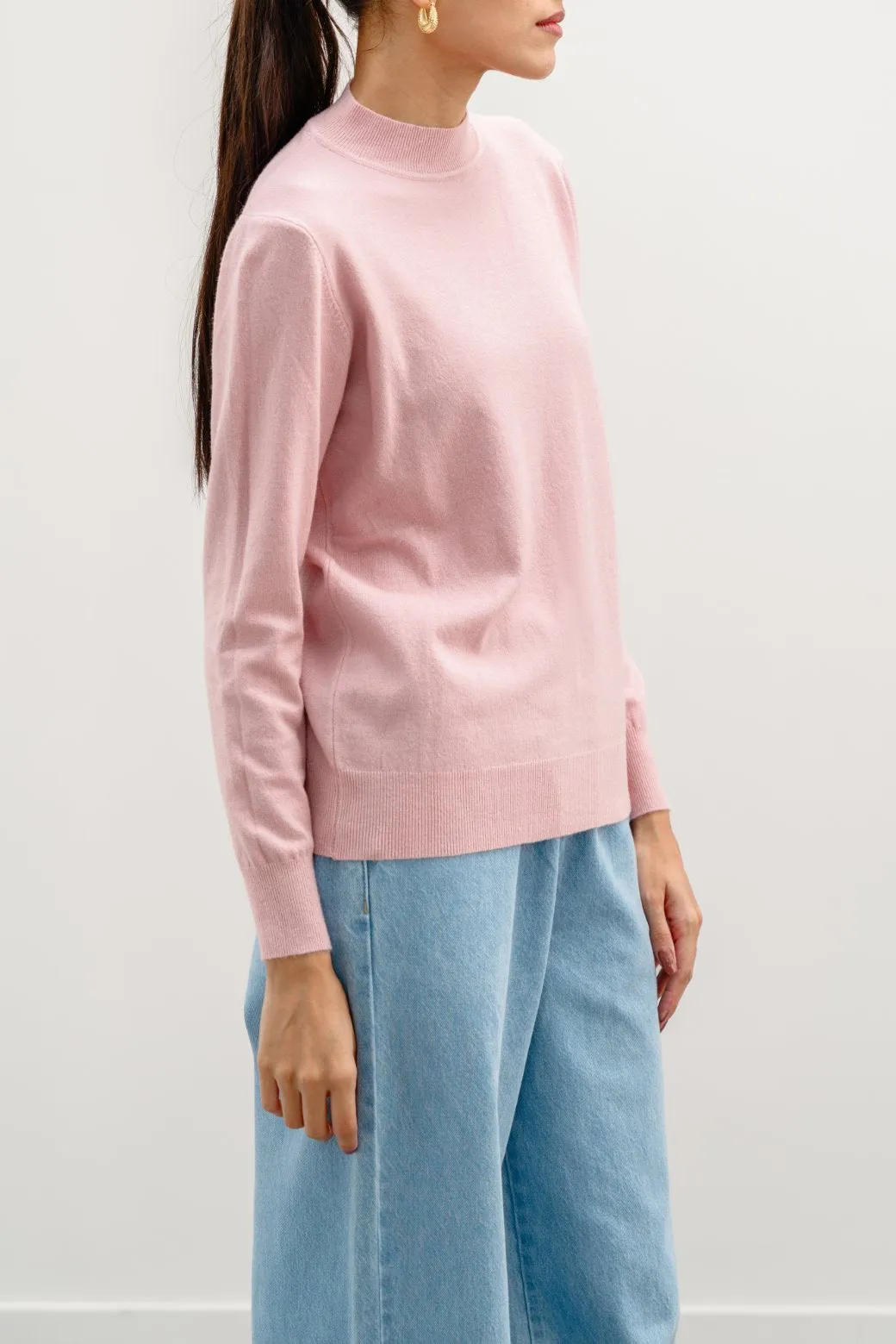 SOFT KNITTED SWEATER