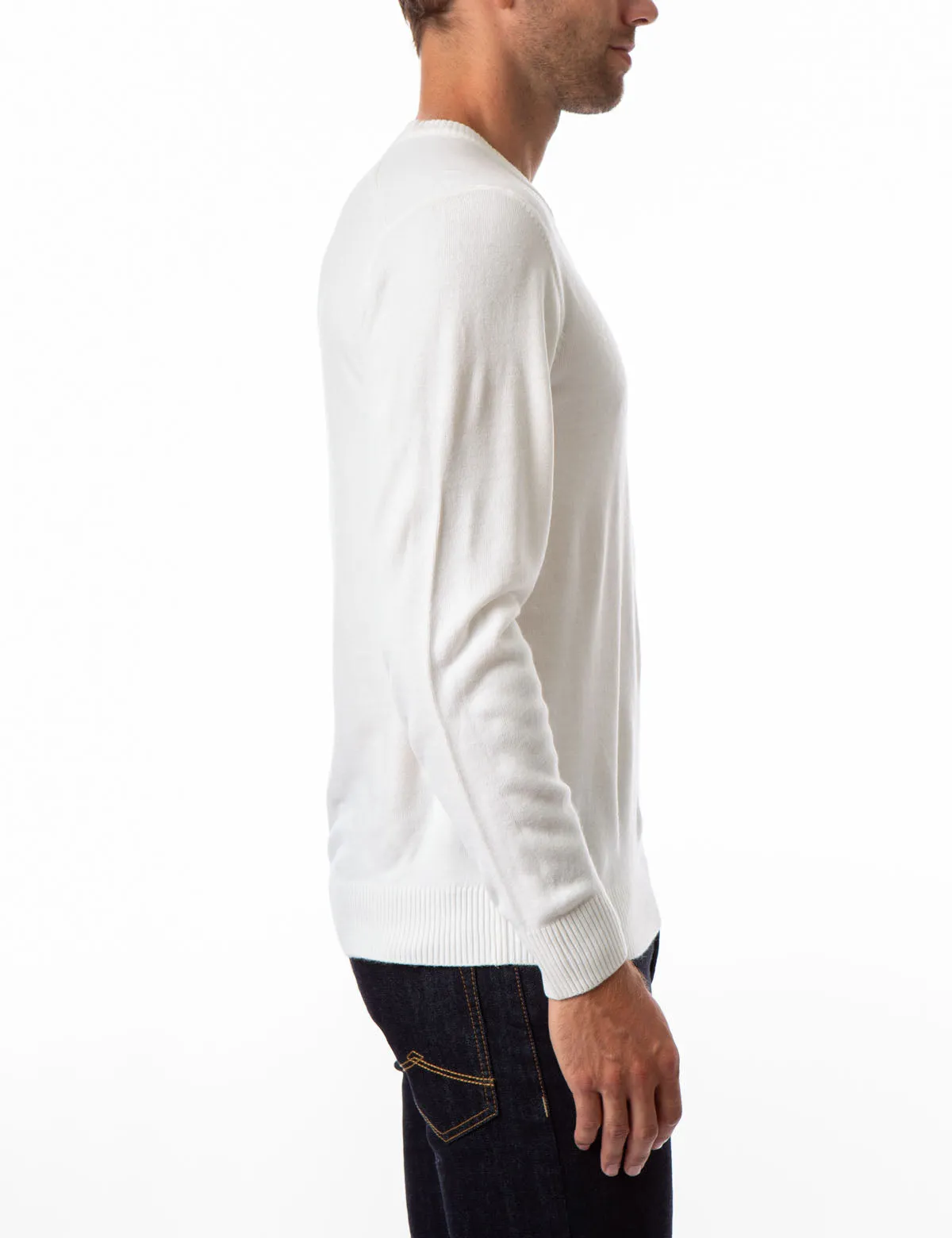 SOFT V-NECK SWEATER