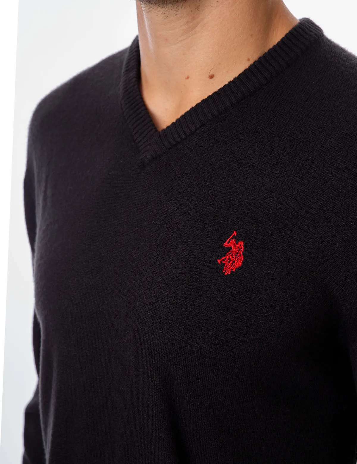 SOFT V-NECK SWEATER