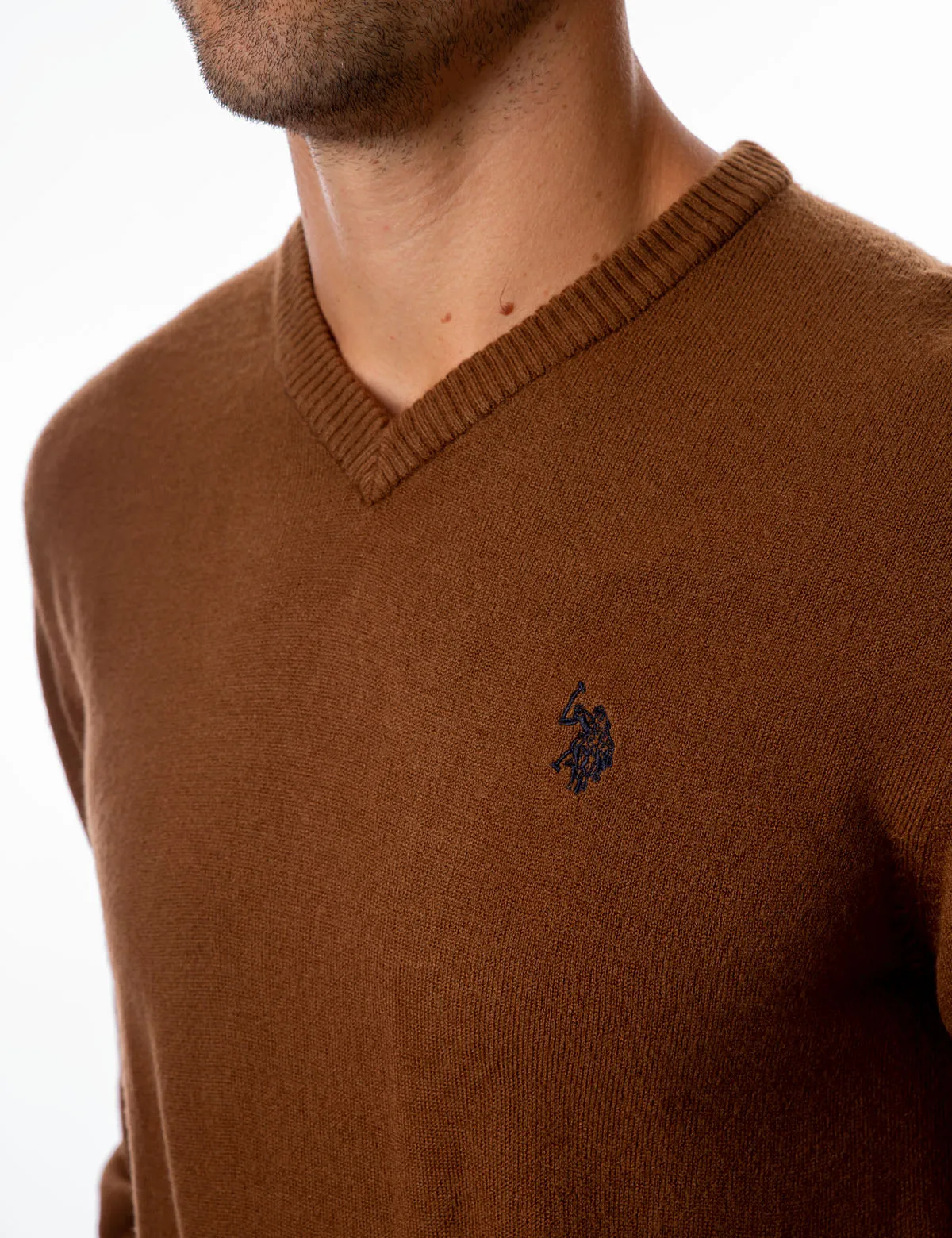 SOFT V-NECK SWEATER