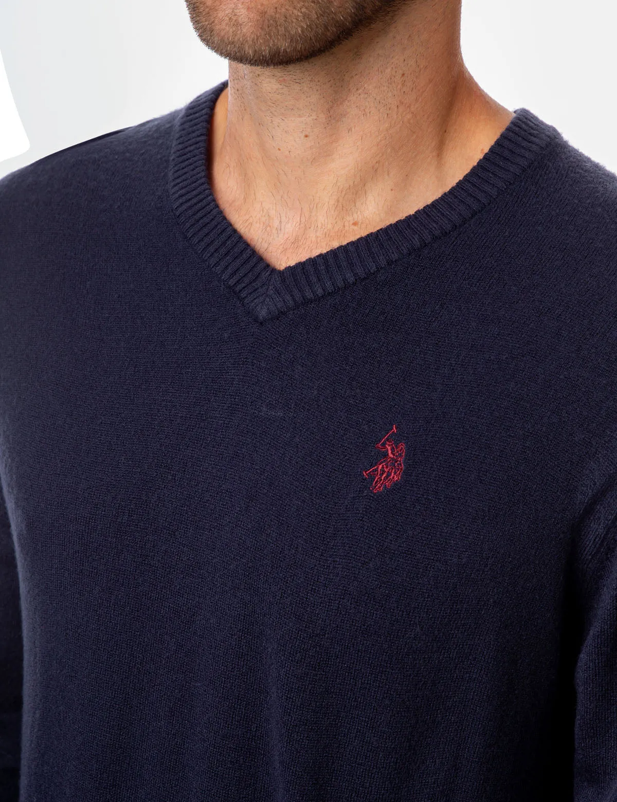 SOFT V-NECK SWEATER