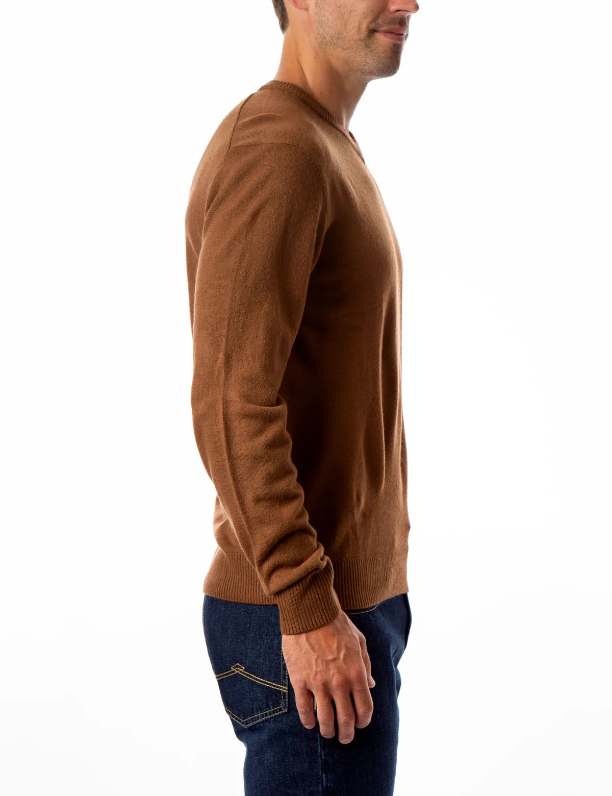 SOFT V-NECK SWEATER