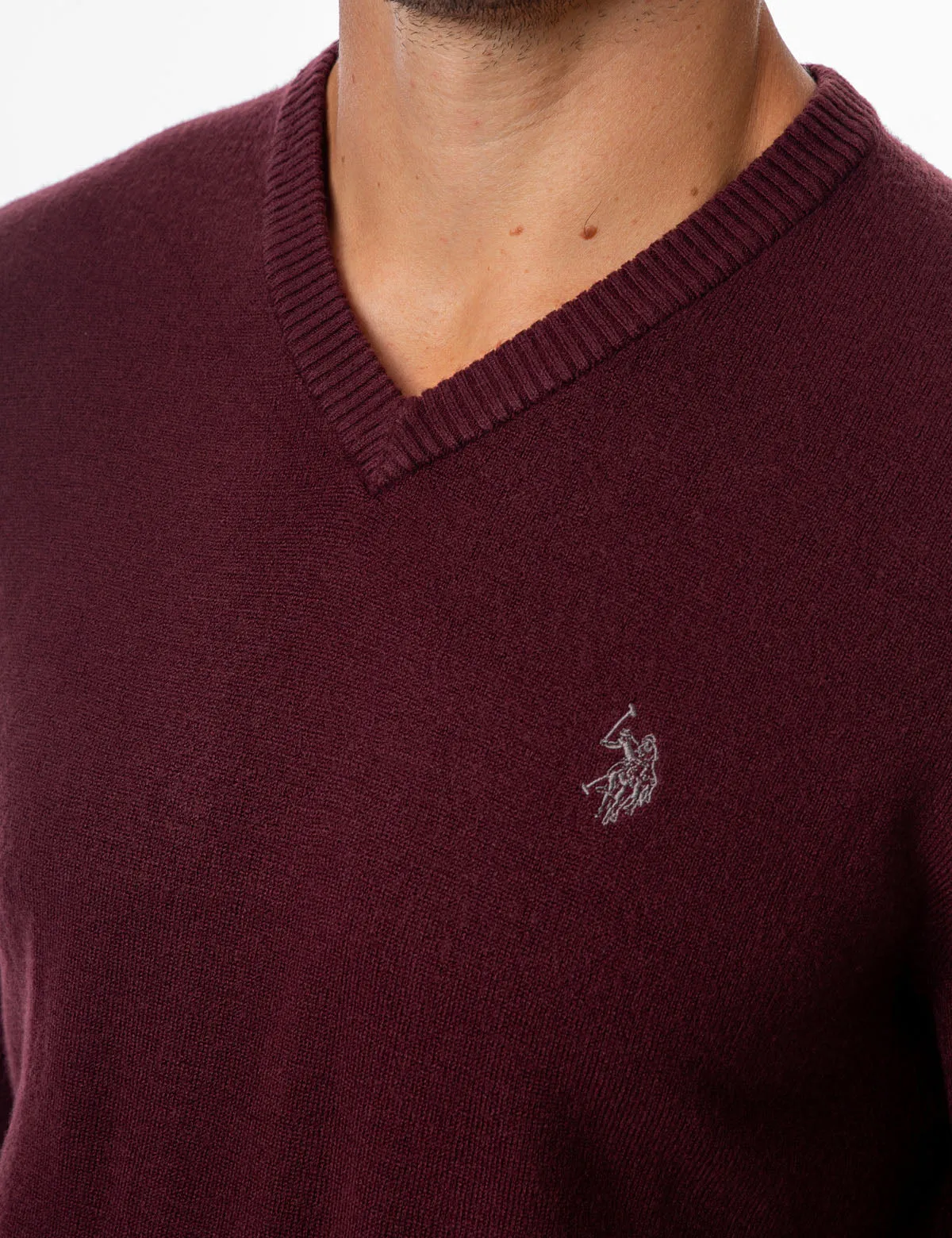 SOFT V-NECK SWEATER