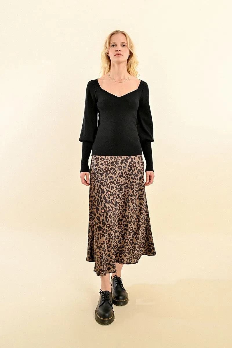 SWEETHEART NECKLINE AND PUFF SLEEVE SWEATER