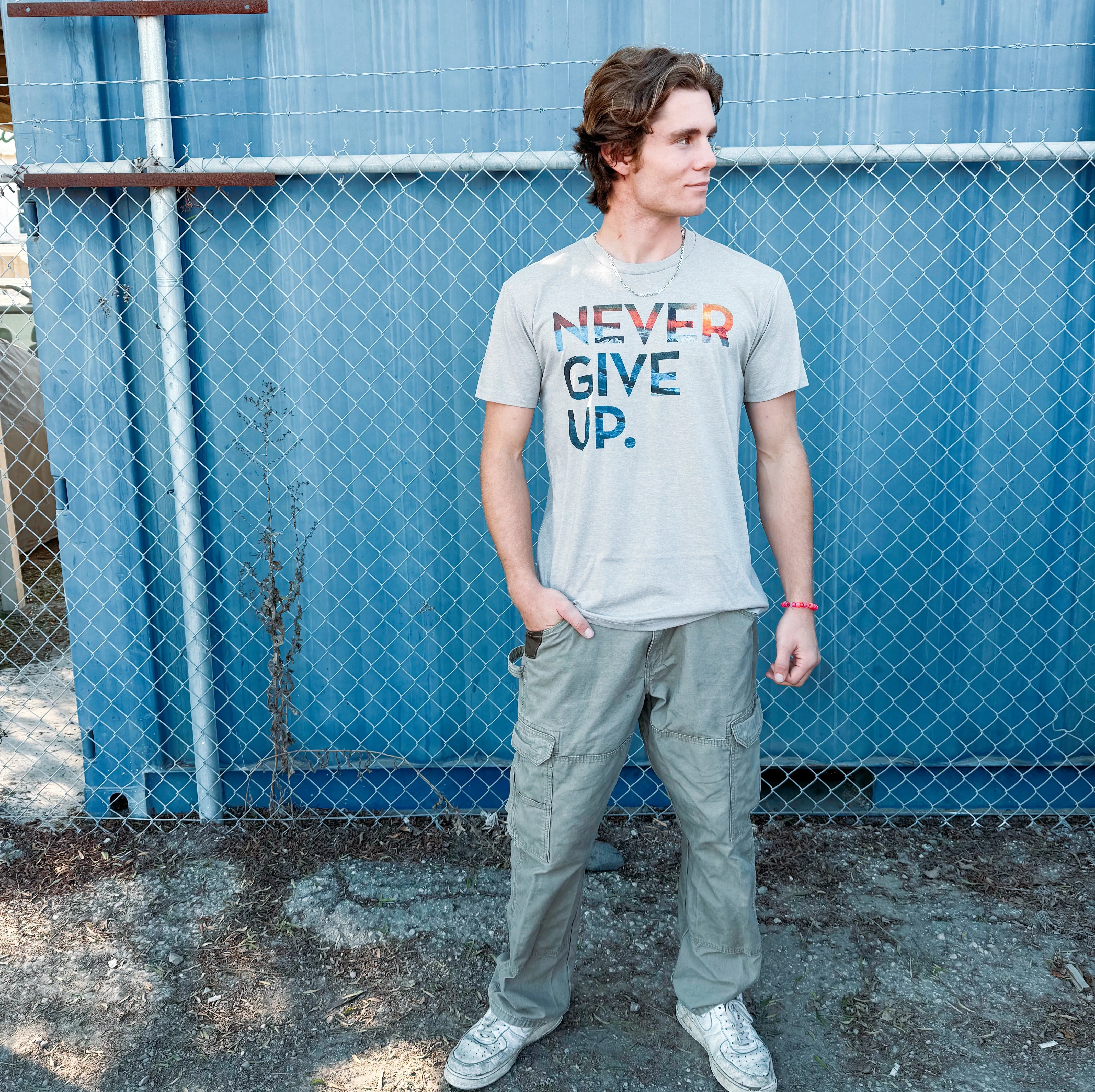 WAVE NEVER GIVE UP. TEE