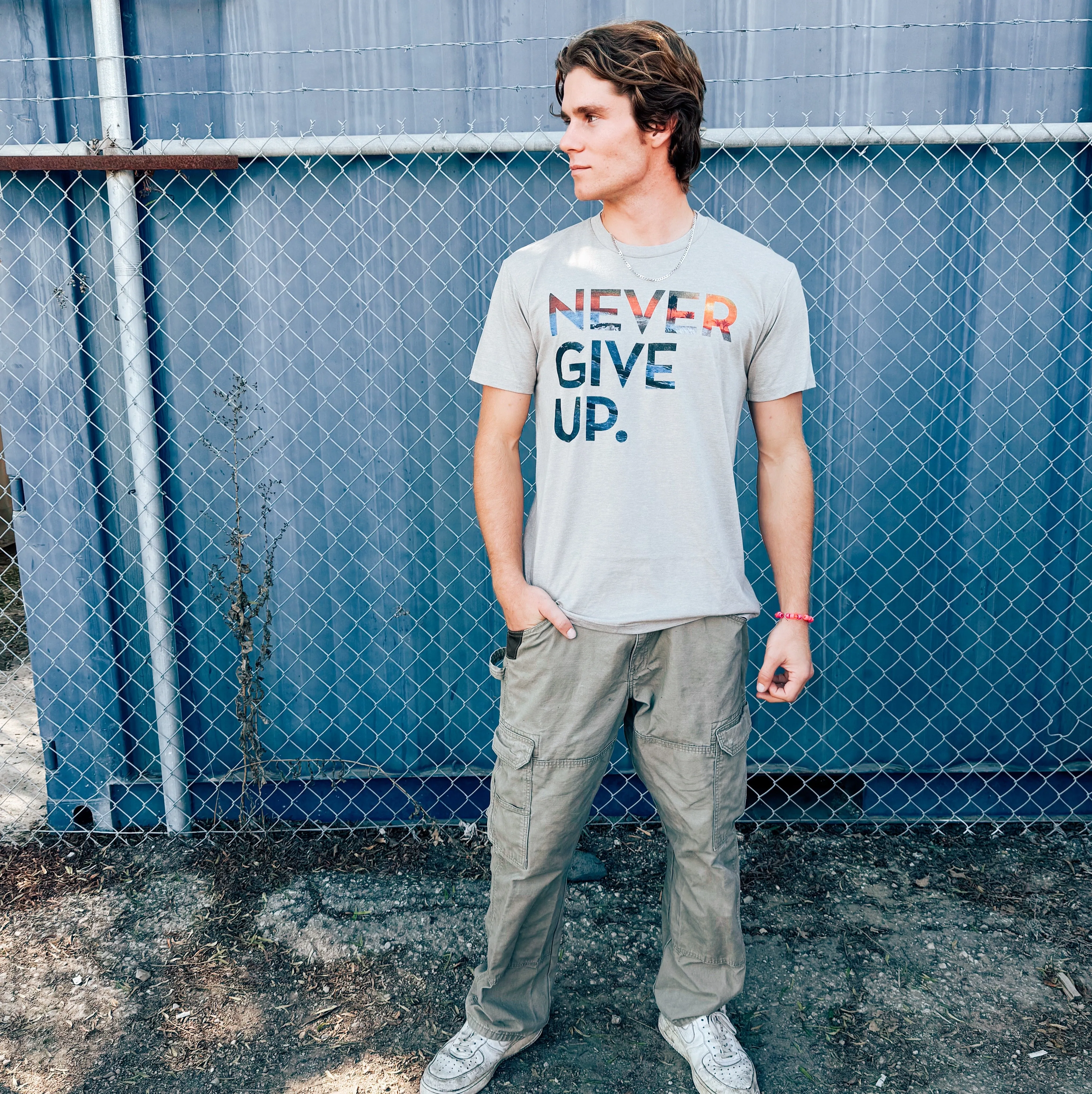 WAVE NEVER GIVE UP. TEE