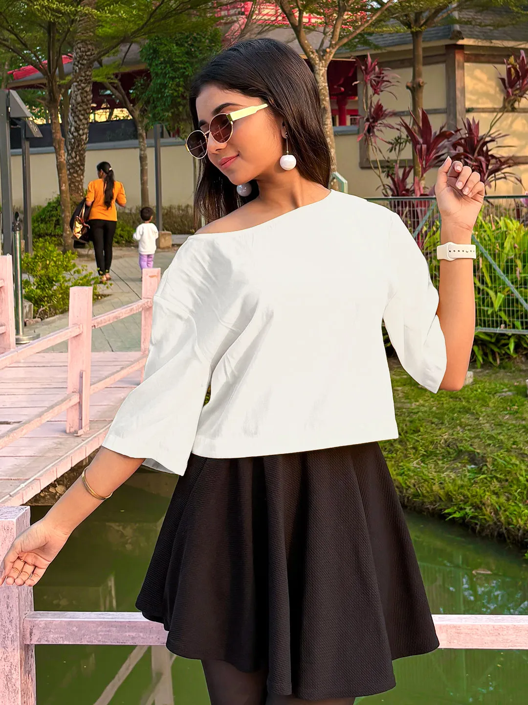 White Solid Round Neck Crop Top